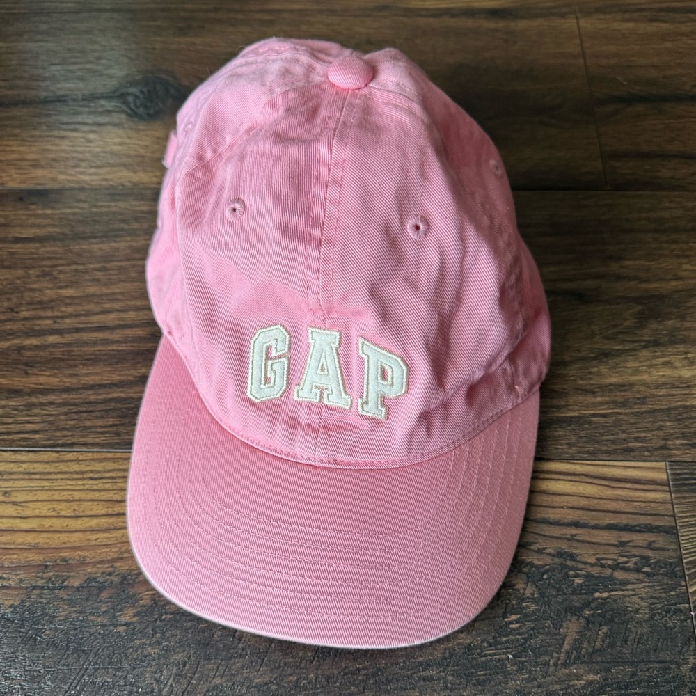 Gap Baseball Hat Logo Size M/L Strapback Adjustable Pink Embroidered